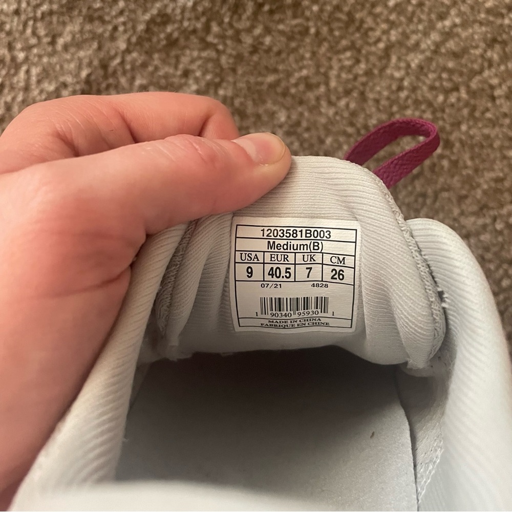 Brooks Women's White and Magenta Running Sneakers - Picture 4 of 4
